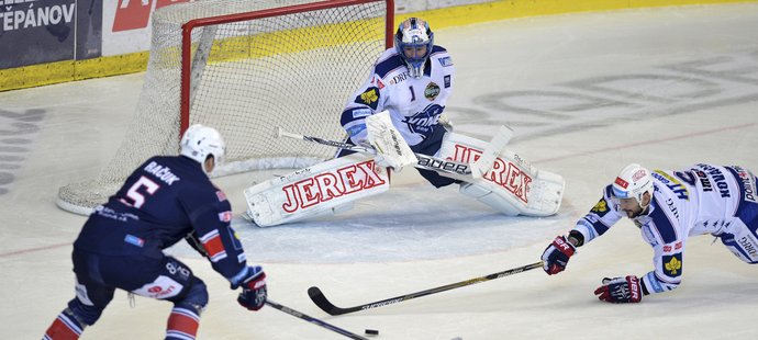 Marek Račuk tady ještě neuspěl, nakonec ale otevřel skóre zápasu