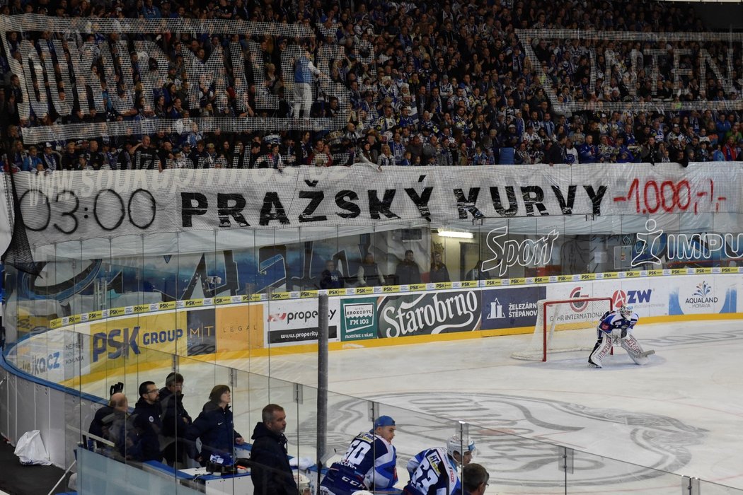 Brněnští fanoušci se během šlágru se Spartou činili