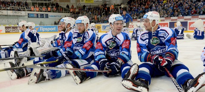Šťastní brněnští hokejisté po výhře nad Spartou