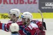 Pardubice - Třinec: Je hotovo, Martin Kaut poslal puk do prázdné brány, 6:3