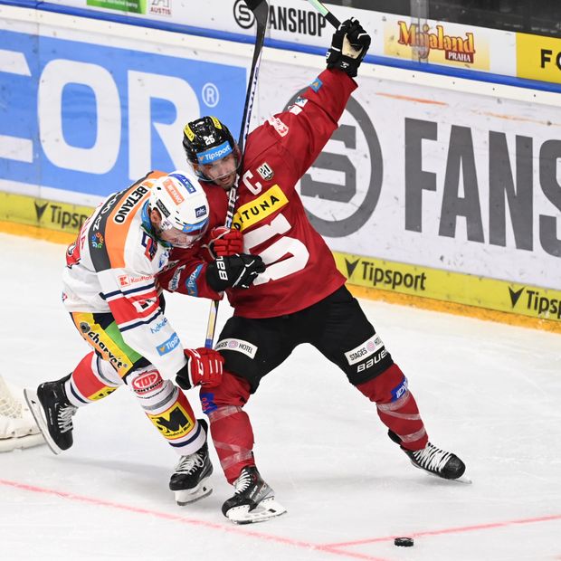 Kapitán Sparty Michal Řepík proti Pardubicím skóroval Kapitán Sparty Michal Řepík proti Pardubicím skóroval