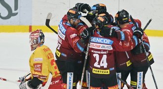 SESTŘIHY: Hradec - Sparta 3:4 v prodl., rozhodl Chlapík. Vyhrál Zlín i Dynamo