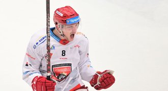 Hradecký Okuliar dál roste, je čas posouvat limity. Play off a pak NHL?