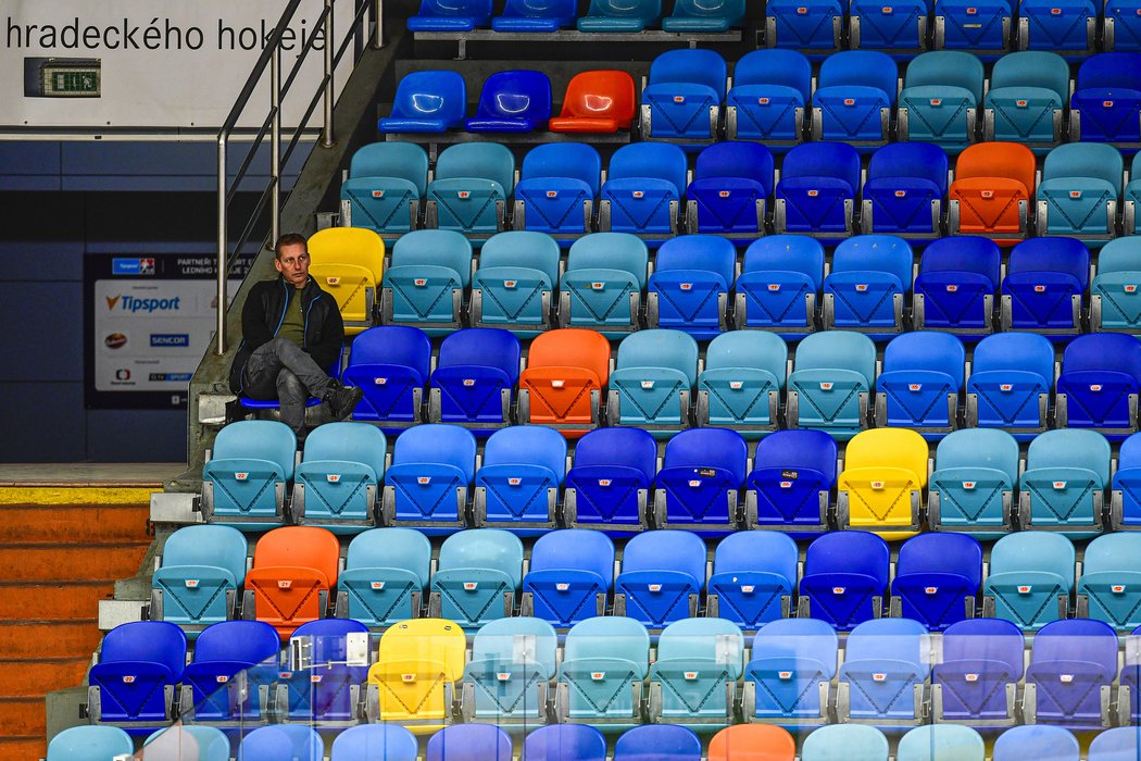 Kvůli obavám z šíření koronaviru jsou napříč celým světem rušeny, odkládány či omezovány sportovní akce.