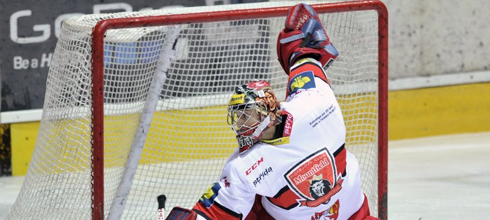 Pavel Kantor si v utkání se Zlínem stěžoval na starý zimák Hradce Králové