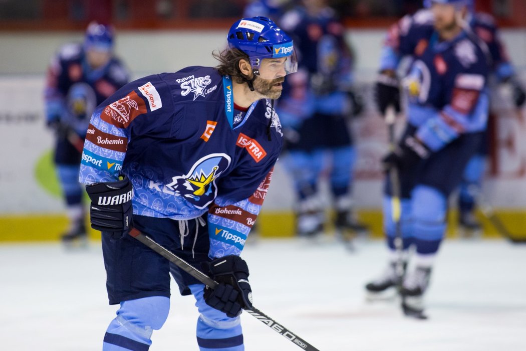 Jaromír Jágr z Kladna během předzápasového rozbruslení v Olomouci