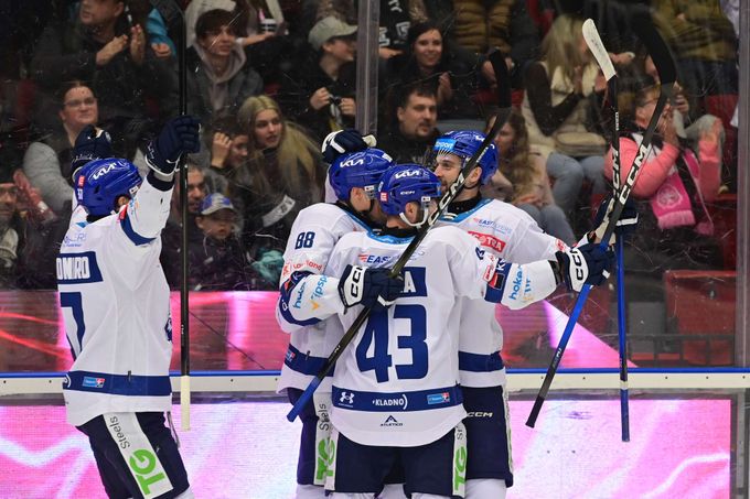 ONLINE: Boje o play off i o elitní čtyřku. Kladno - Kometa, Sparta hraje v Hradci ONLINE: Boje o play off i o elitní čtyřku. Kladno - Kometa, Sparta hraje v Hradci