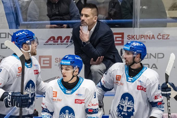 Změna trenérů prospěla, Kladno po měsíci vyhrálo. Plekanec: Čermák? Vypadá to, že... Změna trenérů prospěla, Kladno po měsíci vyhrálo. Plekanec: Čermák? Vypadá to, že...