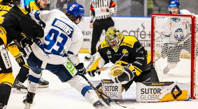 Rytíři trefili pětkrát tyč, zachránil je až Kanaďan. Panika v Litvínově nevládne Rytíři trefili pětkrát tyč, zachránil je až Kanaďan. Panika v Litvínově nevládne