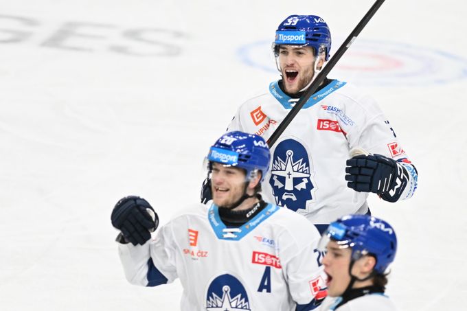 ONLINE: Sparta po Spengler Cupu prohrává s Kladnem, Jágr nehraje. Boj o druhé místo ONLINE: Sparta po Spengler Cupu prohrává s Kladnem, Jágr nehraje. Boj o druhé místo