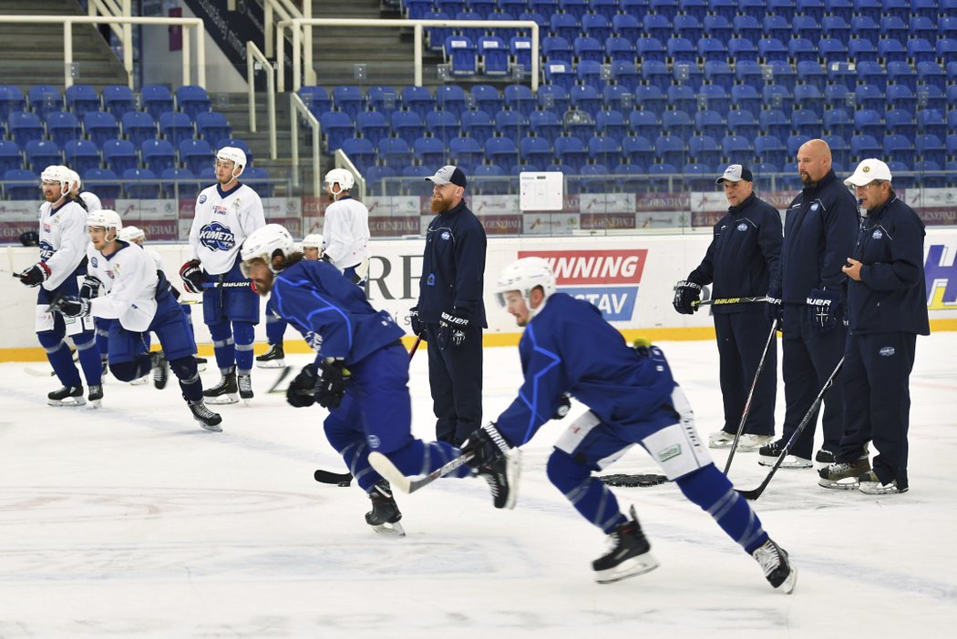 Hráči Komety v létě tvrdě dřeli, extraligu načnou sobotním duelem na ledě Pirátů Chomutov