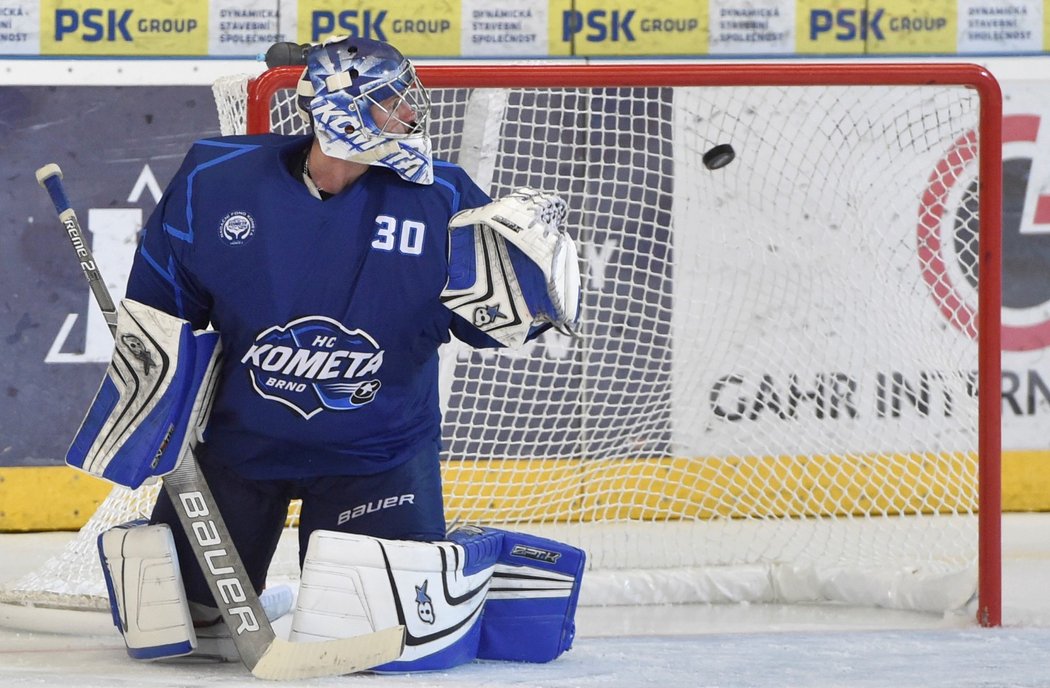 Brněnský brankář Marek Langhamer minulý týden v Bělorusku nechytal, na ledě byl až u výhry na ledě Eisbären Berlín