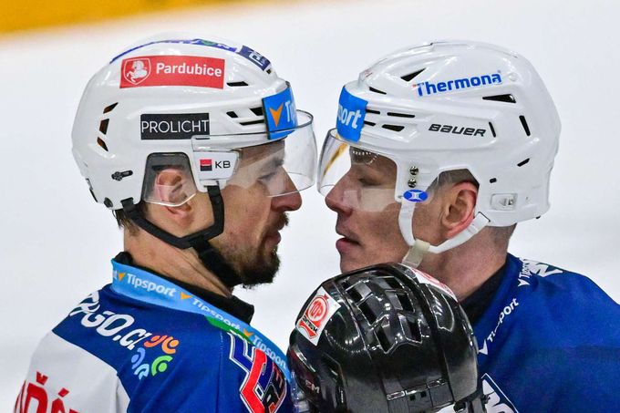 Extraligový hit v Brně: zpoždění i potyčky po buly. A co je se Subbanem? Extraligový hit v Brně: zpoždění i potyčky po buly. A co je se Subbanem?