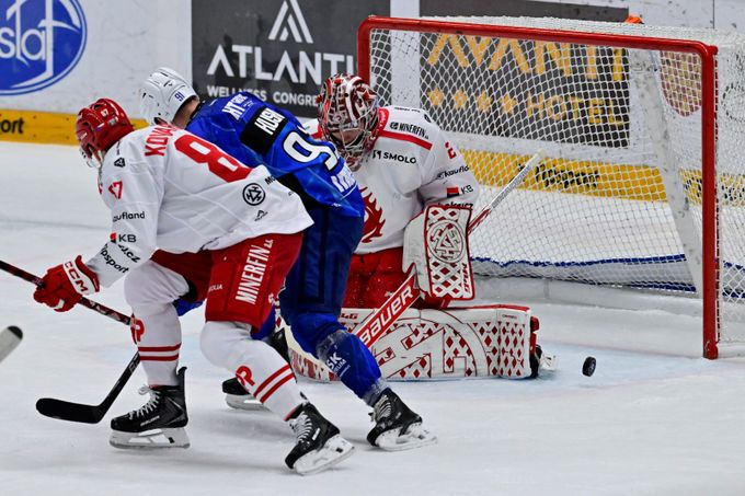 ONLINE: Kometa - Třinec 3:2. Přestřelka pokračuje, hosté snížili zásluhou Kovařčíka ONLINE: Kometa - Třinec 3:2. Přestřelka pokračuje, hosté snížili zásluhou Kovařčíka