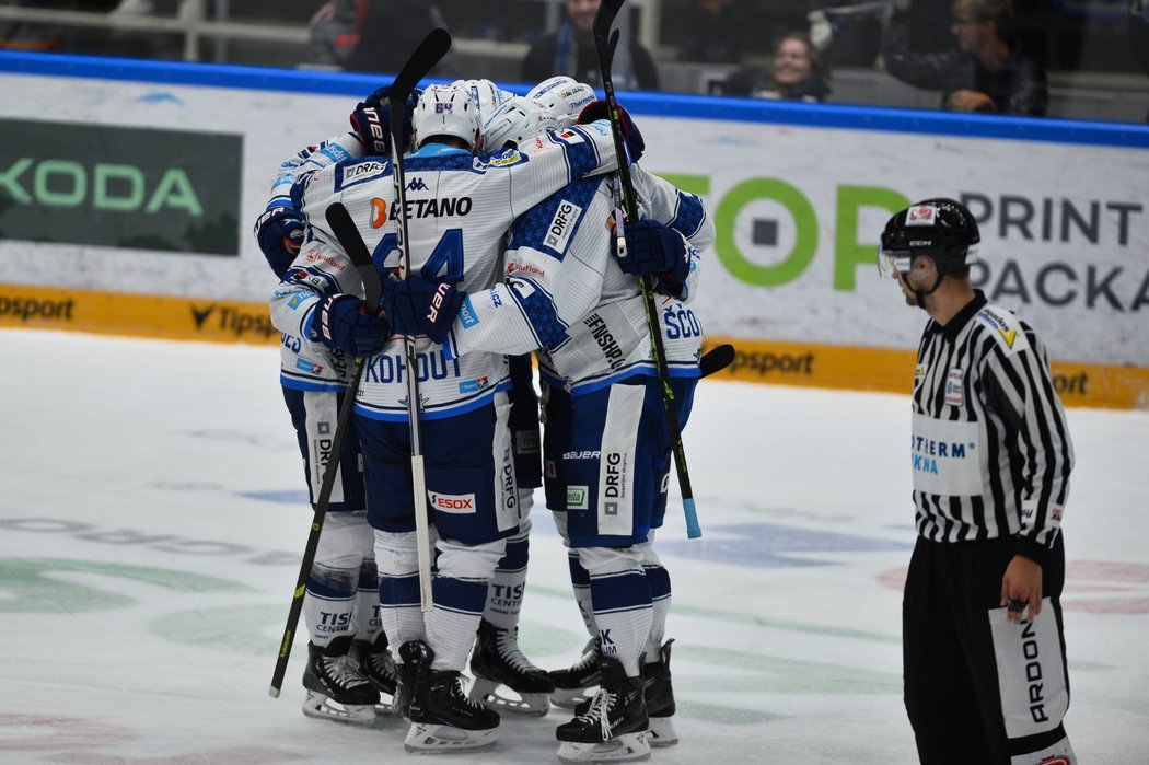 Brněnští hokejisté se radují z vyrovnání