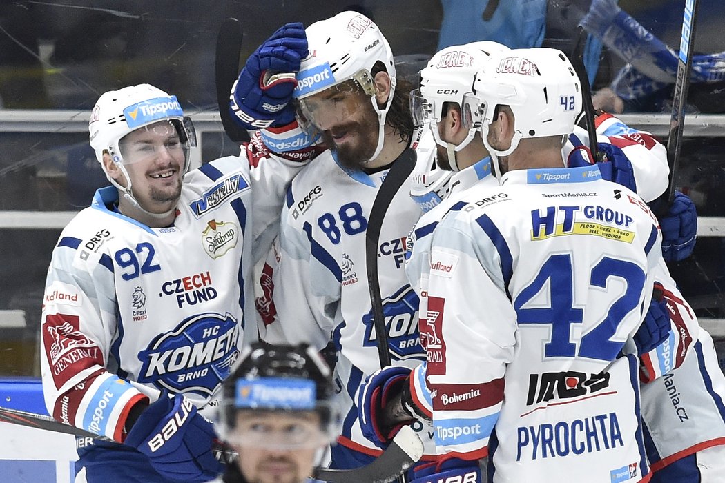 Peter Mueller slaví hattrick do sítě Karlových Varů