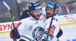 Tomáš Filippi (vlevo) se po půl roce stráveném v KHL vrací zpět do Liberce