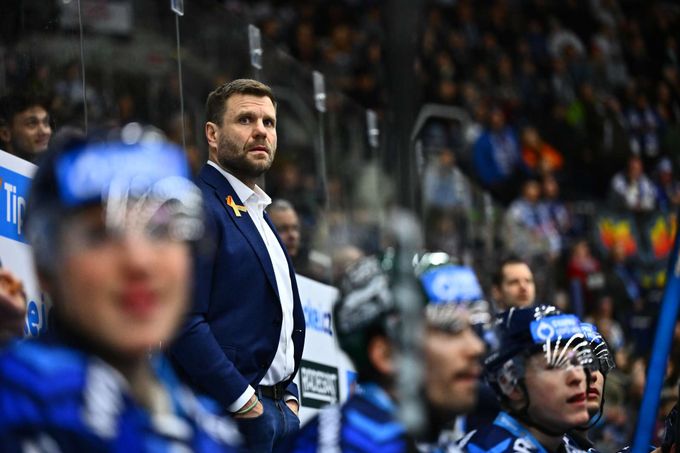 Další debakl a zavřená šatna. Varaďa: Určitě jsem je po vlasech nehladil, to je na prd Další debakl a zavřená šatna. Varaďa: Určitě jsem je po vlasech nehladil, to je na prd