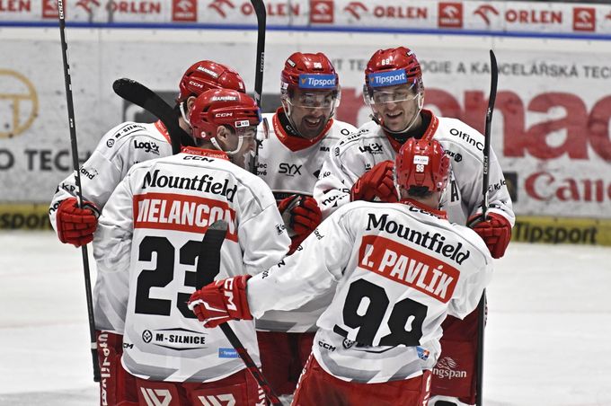 ONLINE: Litvínov - Mountfield HK 1:3. Hosté navyšují vedení, podruhé se trefil Radil ONLINE: Litvínov - Mountfield HK 1:3. Hosté navyšují vedení, podruhé se trefil Radil