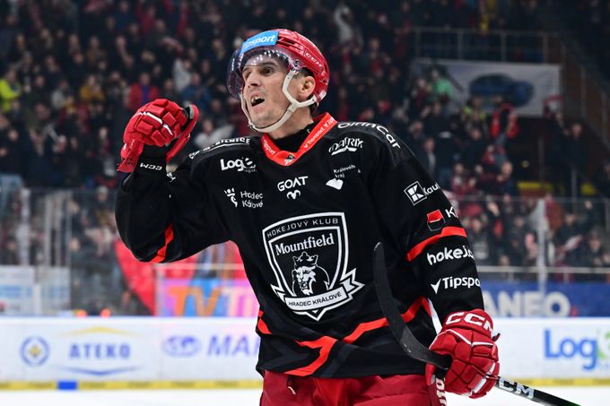 ONLINE: Comeback Dynama, Kladno srazilo mistra. Pád Sparty v Hradci, Třinec vede ONLINE: Comeback Dynama, Kladno srazilo mistra. Pád Sparty v Hradci, Třinec vede