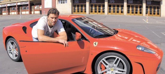 Ferrari je značka, kterou má zkušený útočník pod kůží