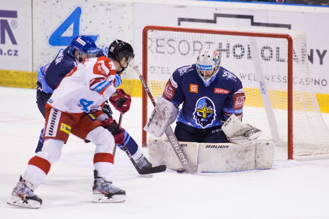 Denis Godla chytá jednu z šancí Olomouce