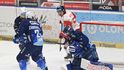 Brněnský brankář Aleš Stezka zasahuje v utkání proti Olomouci