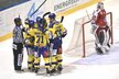 Zlínští hokejisté se radují z vyrovnávací branky na 2:2, kterou vstřelil David Šťastný