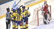 Zlínští hokejisté se radují z vyrovnávací branky na 2:2, kterou vstřelil David Šťastný