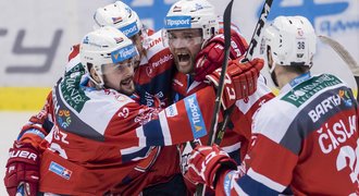 VIDEO: Pardubice padly, přesto jsou šesté. Plzeň slaví rekord