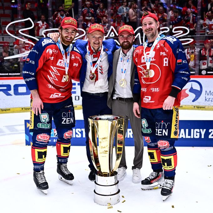 Tímhle to pro Dědka nekončí. Pardubický titul může být začátkem snu o dynastii Tímhle to pro Dědka nekončí. Pardubický titul může být začátkem snu o dynastii