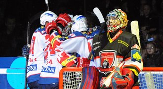 VIDEO: Po derby se radují Pardubice, slaví i Sparta se Slavií