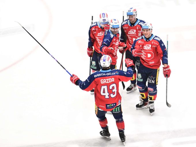 Dynamo zdolalo Litvínov těsně 3:2, Kladno slaví. Mistr padl v Třinci po nájezdech Dynamo zdolalo Litvínov těsně 3:2, Kladno slaví. Mistr padl v Třinci po nájezdech