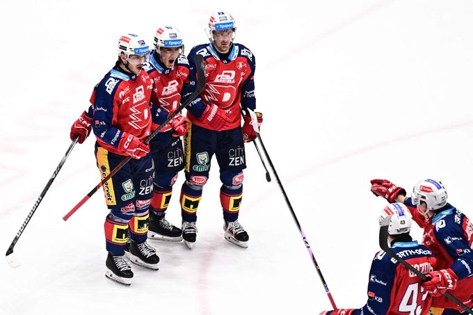 Sedlák rozhodl šlágr s Třincem, Vítkovice rozdrtily Olomouc. Litvínov slaví Sedlák rozhodl šlágr s Třincem, Vítkovice rozdrtily Olomouc. Litvínov slaví