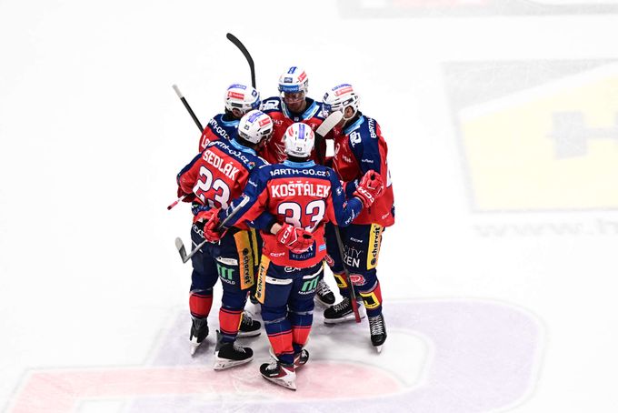 ONLINE: Pardubice bojují s Kometou, Verva stíhá sousedy. Třinec už bez Motáka proti Kladnu ONLINE: Pardubice bojují s Kometou, Verva stíhá sousedy. Třinec už bez Motáka proti Kladnu