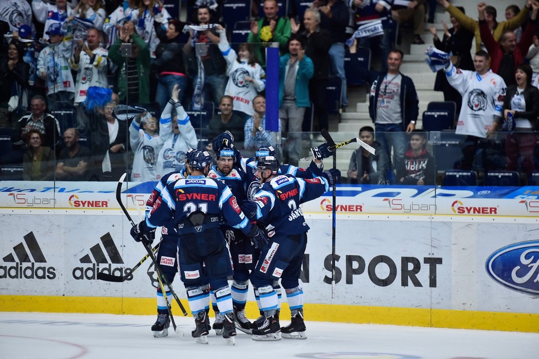 Liberečtí hokejisté se radují s 12 výhry v řadě nad Mladou Boleslaví