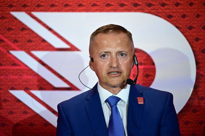 Dědek neuspěl s balíkem stamilionů. Kluby si chtějí marketingová práva řídit samy Dědek neuspěl s balíkem stamilionů. Kluby si chtějí marketingová práva řídit samy