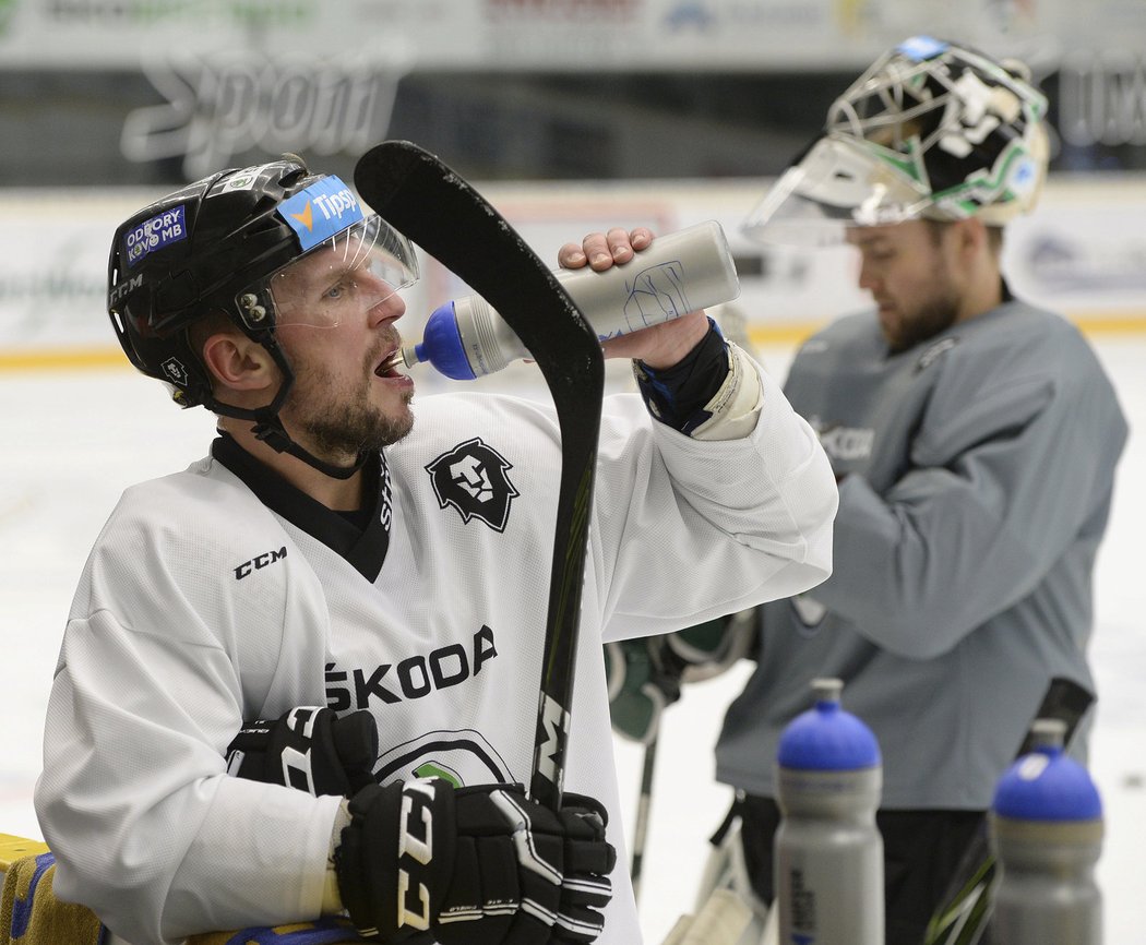 Dres Mladé Boleslavi oblékal Petr Vampola v sezoně 2016/17