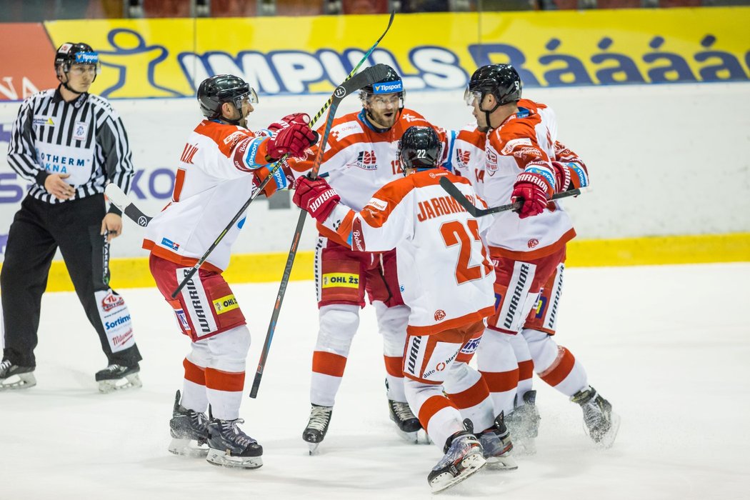 Olomoučtí hokejisté se radují ze vstřelené branky