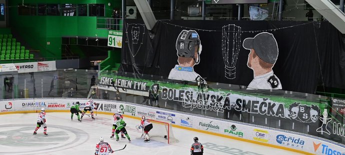 Parádní choreo pro start play off si připravili fanoušci Mladé Boleslavi