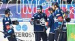 Plzeňští hokejisté se radují ze vstřelené branky