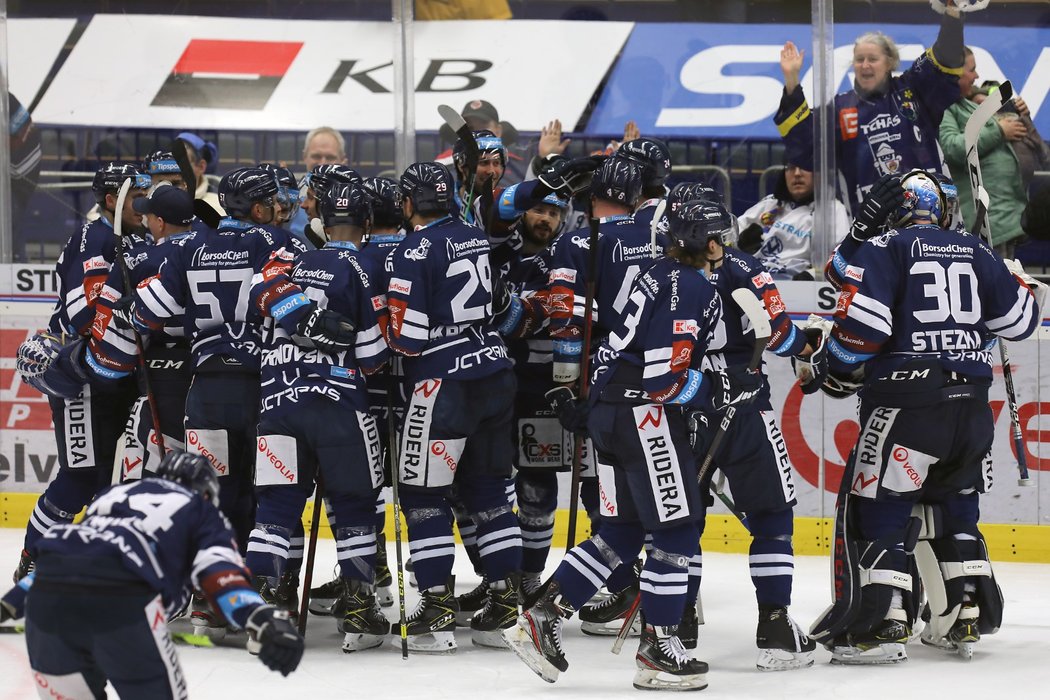 Vítkovičtí hokejisté slaví úvodní výhru v předkole play off s Olomoucí