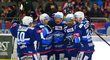 Brněnští hokejisté oslavují další úspěšnou gólovou akci