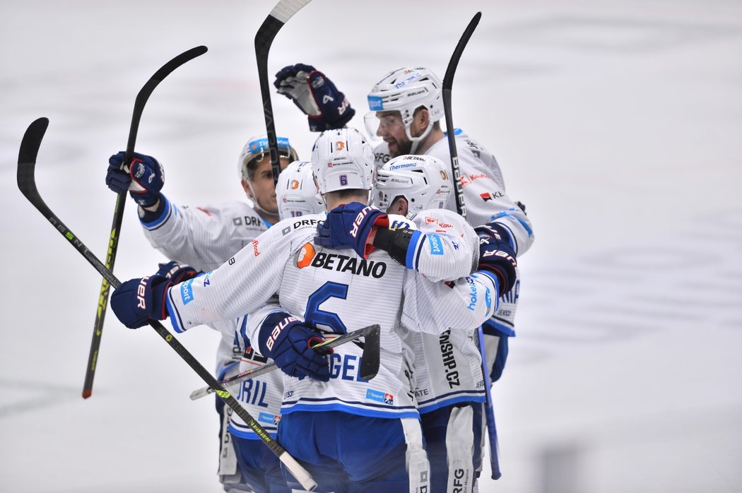 Brněnští hokejisté se radují z gólu