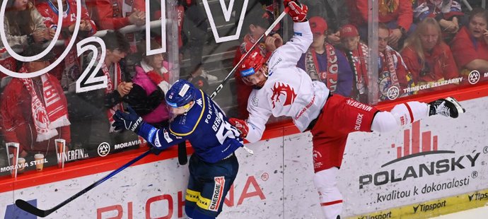 ONLINE: Třinec - Motor 0:0. Bitva o postup, Dravecký sundán Kachyňou