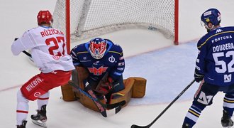 ONLINE: Třinec - Motor 1:0. Bitva o postup, Roman z dorážky otevřel skóre