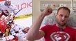 Třinecký obránce Jakub Jeřábek poté, co si na závěr základní části ošklivě zlomil nohu při zápase, pozdravil fanoušky Ocelářů z nemocnice