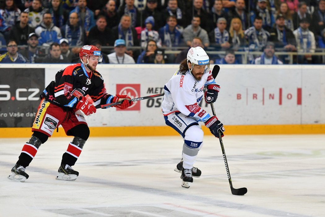 Peter Mueller byl prvním střelcem utkání třetího čtvrtfinále proti Mountfieldu HK, prosadil se v přesilové hře