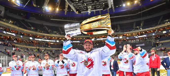 Třinecký gólman Marek Mazanec slaví druhý mistrovský titul v kariéře