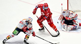 ONLINE: Pardubice - Třinec 0:1. Oceláři vedou! Hrehorčák překonal Willa